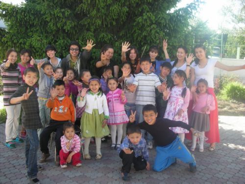 Дети со студентами